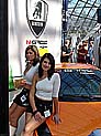 N GAGE - Glimmerati - sexy vollbusige Girls auf dem Messestand